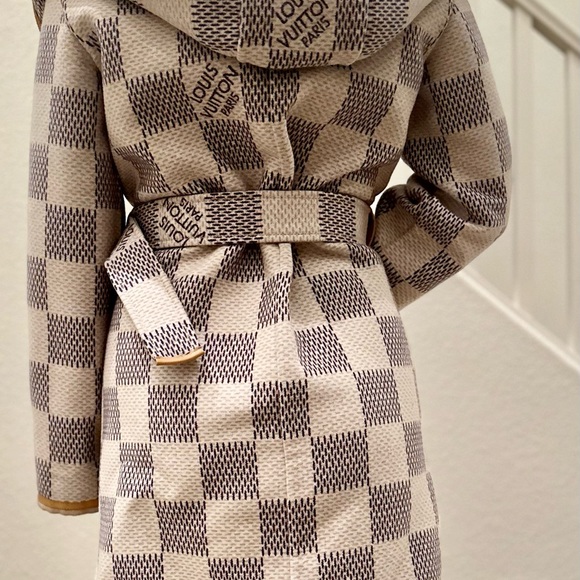 Louis Vuitton Wrap Coat - Picture 4 of 6